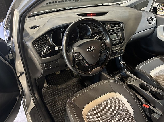 Kia Ceed 8 of 21