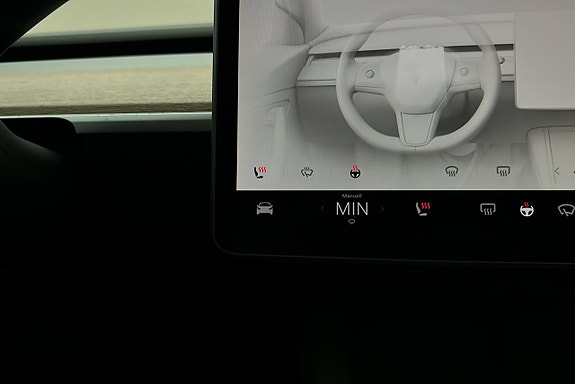 Tesla Model Y 22 of 26