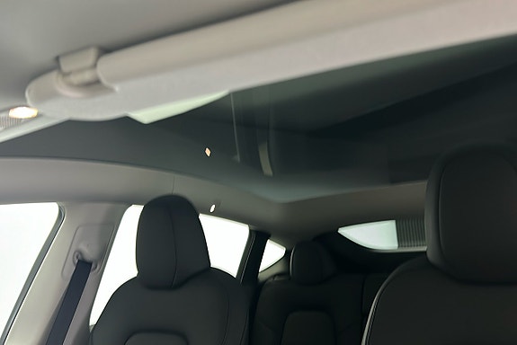 Tesla Model Y 18 of 26