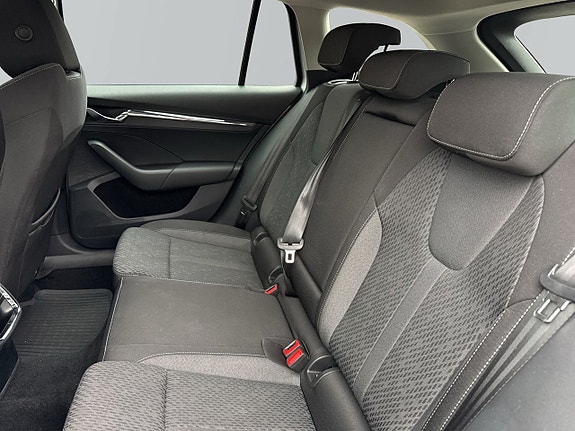 Skoda Octavia 10 of 15