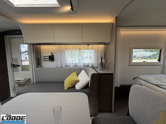 Adria ALPINA 663 HT 8 of 13