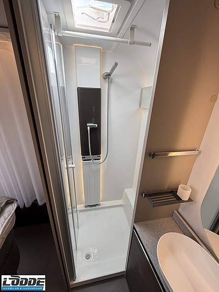 Adria ALPINA 663 HT 12 of 13