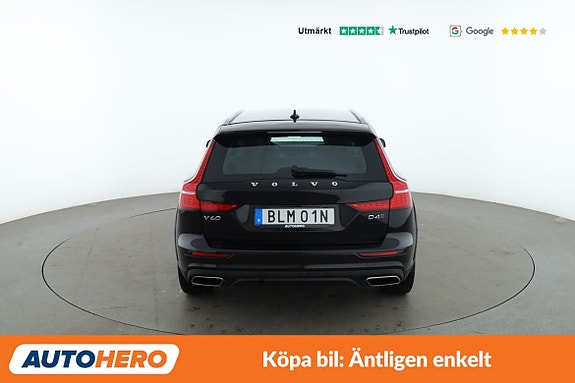 Volvo V60 Cross Country 4 of 30