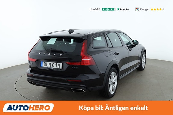 Volvo V60 Cross Country 5 of 30