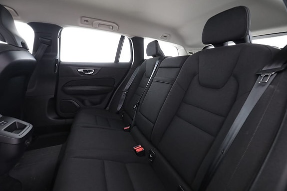 Volvo V60 Cross Country 14 of 30