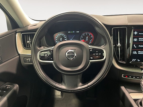 Volvo XC60 11 of 24