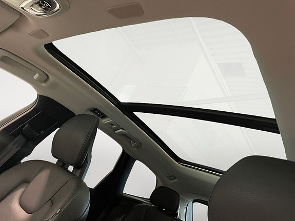 Volvo XC60 17 of 24