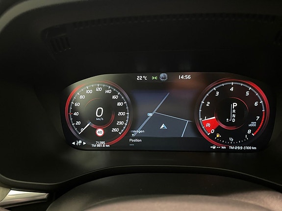 Volvo XC60 10 of 24