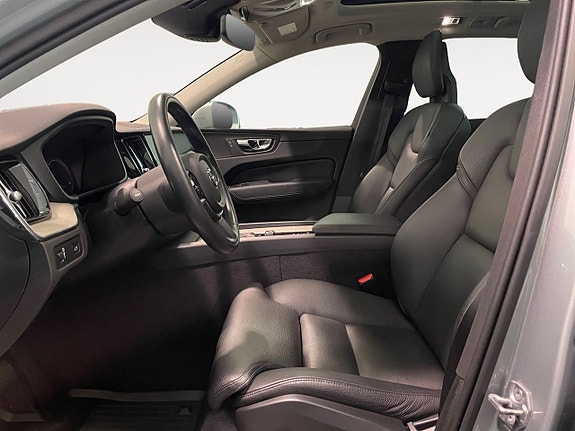 Volvo XC60 8 of 24
