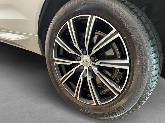 Volvo XC60 6 of 24