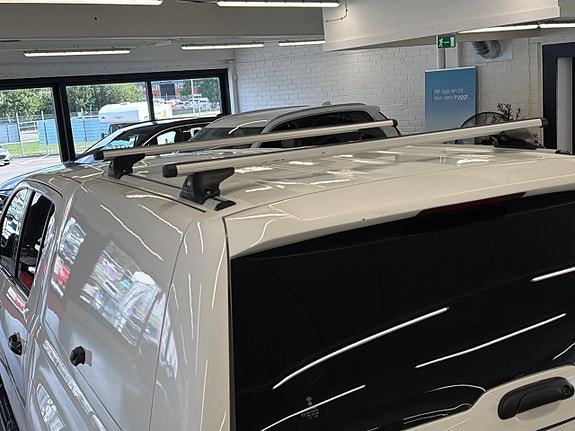 Toyota HiLux 16 of 26