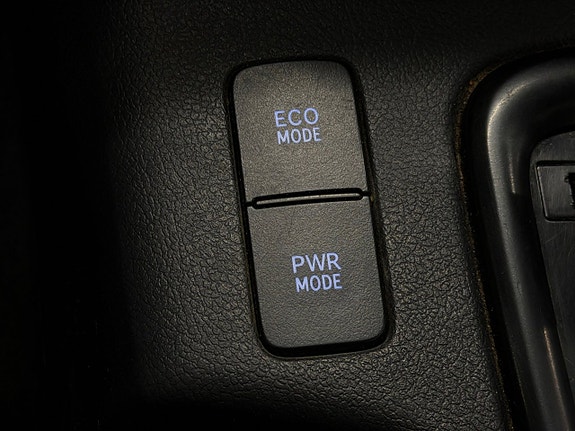 Toyota HiLux 24 of 26