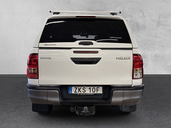 Toyota HiLux 4 of 26