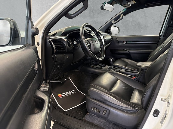 Toyota HiLux 10 of 26