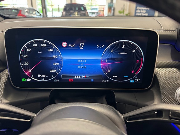 Mercedes-Benz GLC300 d 14 of 23