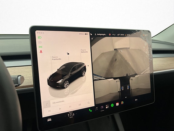 Tesla Model Y 15 of 30
