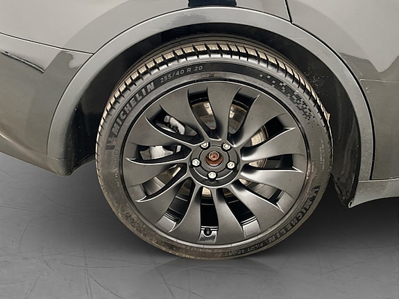 Tesla Model Y 30 of 30