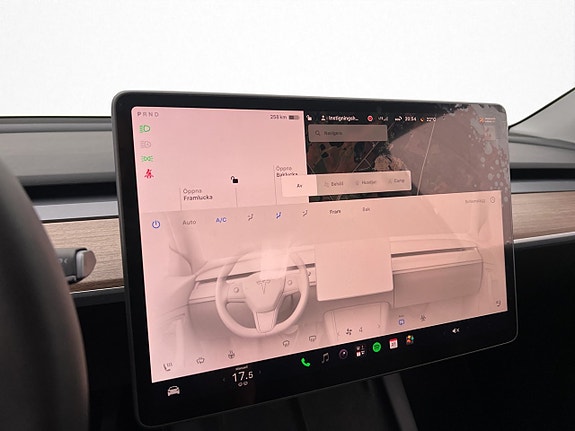 Tesla Model Y 22 of 30