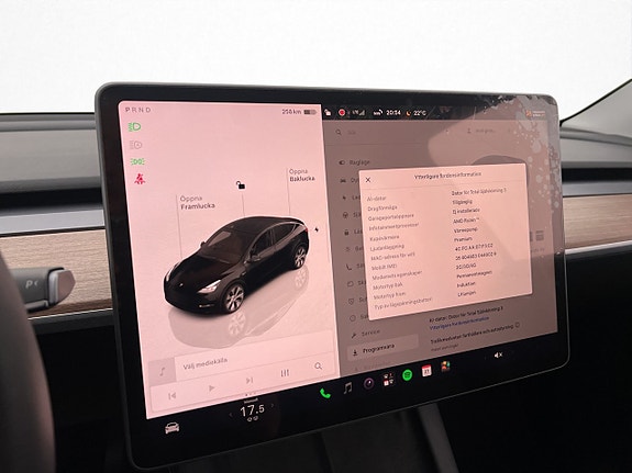Tesla Model Y 25 of 30