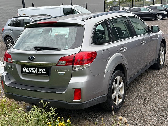 Subaru Outback 2 of 3