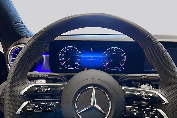 Mercedes-Benz CLA200 10 of 18