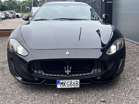 Maserati GranTurismo 2 of 19