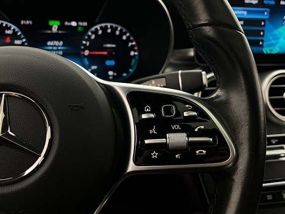 Mercedes-Benz GLC300 e 27 of 30