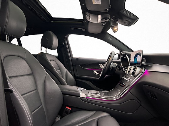 Mercedes-Benz GLC300 e 11 of 30