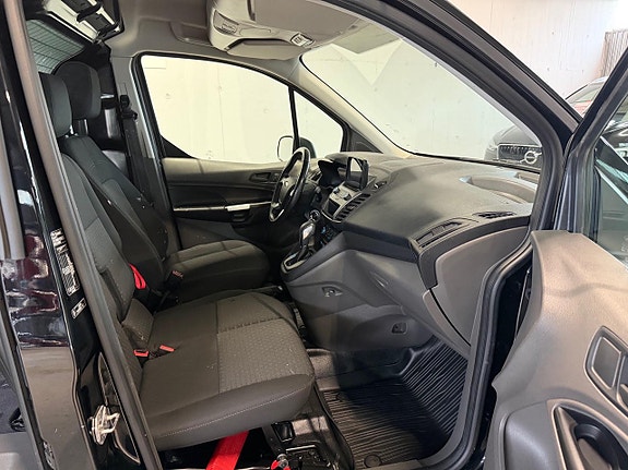 Ford Transit Connect 8 of 16