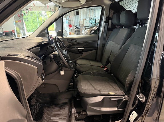 Ford Transit Connect 11 of 16