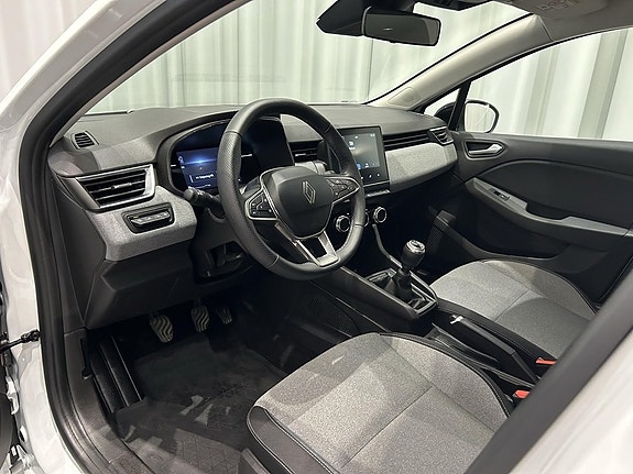 Renault Clio 8 of 15
