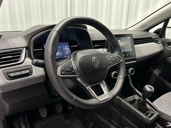 Renault Clio 9 of 15