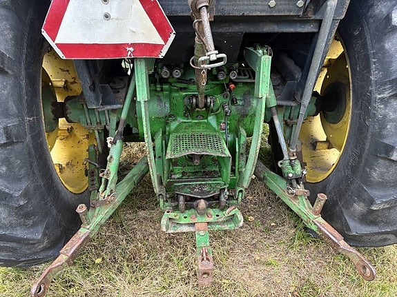 John Deere 2140 3 of 4