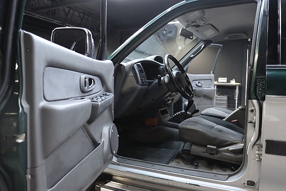 Mitsubishi L200 7 of 18
