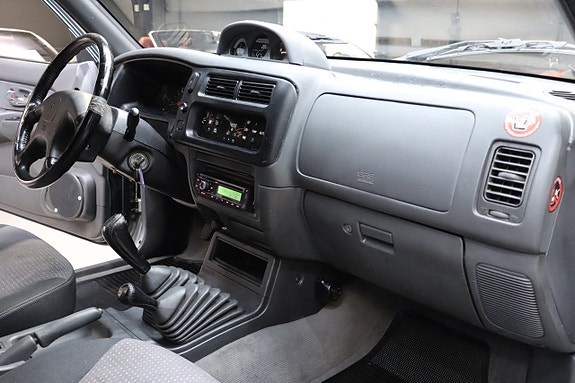 Mitsubishi L200 12 of 18