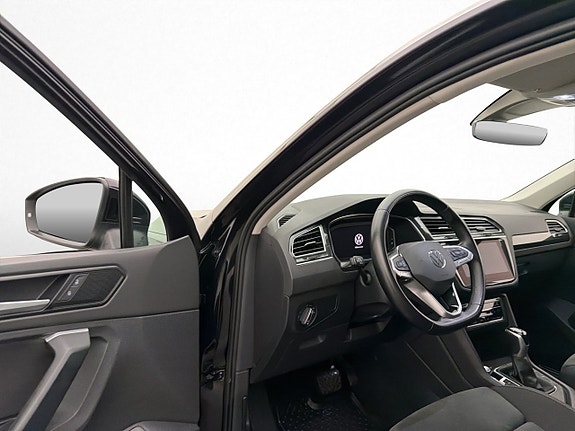 Volkswagen Tiguan 11 of 30