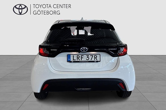 Toyota Yaris 6 of 13