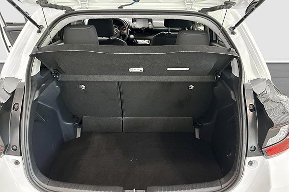 Toyota Yaris 12 of 13