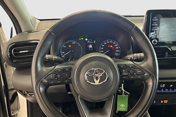 Toyota Yaris 11 of 13