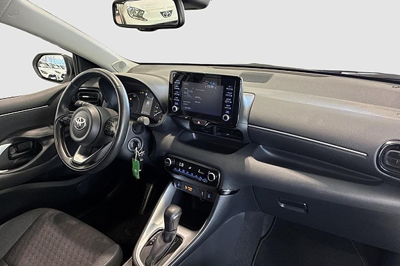 Toyota Yaris 8 of 13