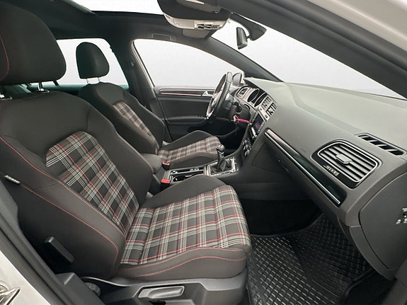 Volkswagen Golf I 23 of 30