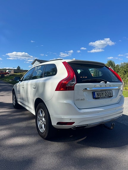 Volvo XC60 3 of 10