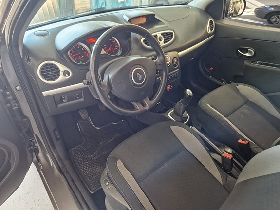 Renault Clio 6 of 16