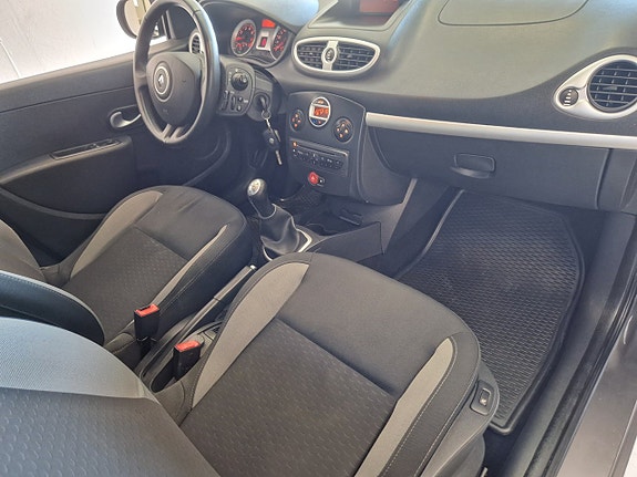 Renault Clio 7 of 16