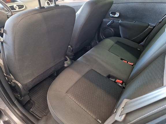 Renault Clio 10 of 16
