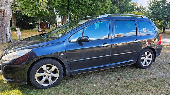Peugeot 307 SW 3 of 7