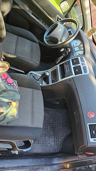 Peugeot 307 SW 6 of 7