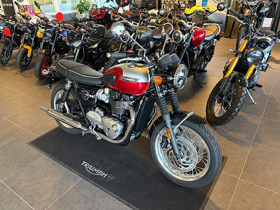 Triumph Triumph Bonneville T120 - Cranberry Red 2 of 3