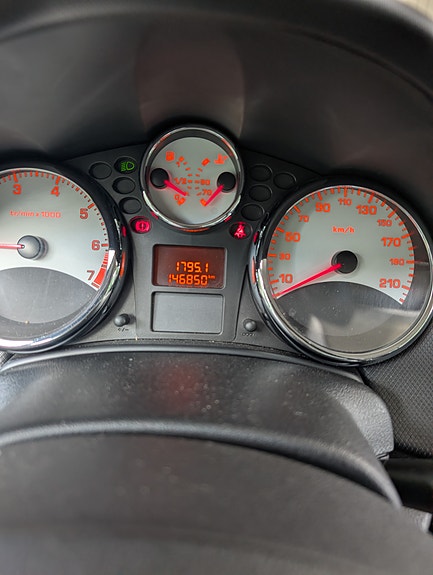 Peugeot 207 CC 3 of 8