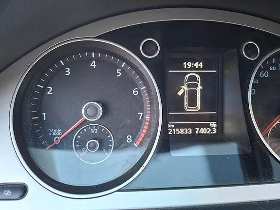 Volkswagen Passat 3 of 10